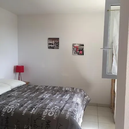 דירה T3 En Duplex Avec Jardin Et Piscine ברבוטן-לה-באינס